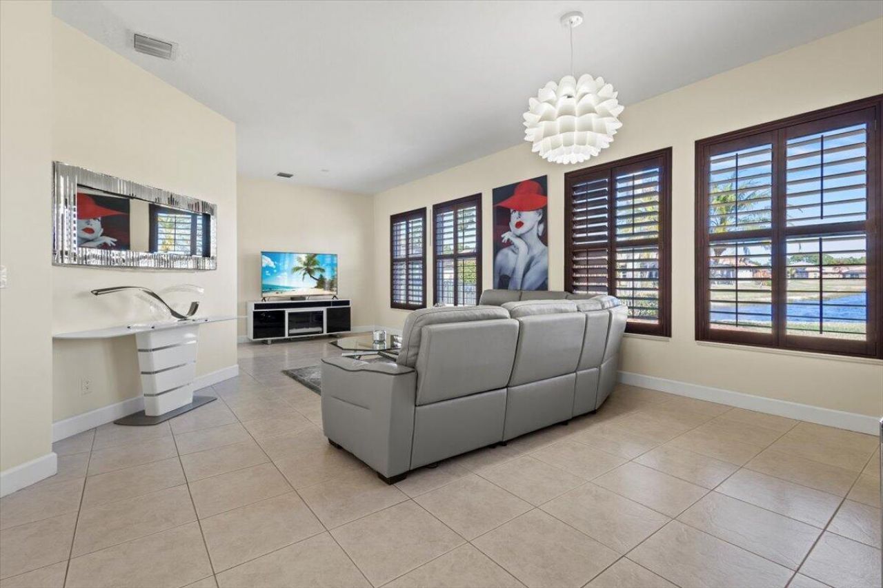 814 SW Saint Julien Court, Port Saint Lucie, FL 34986 Photo