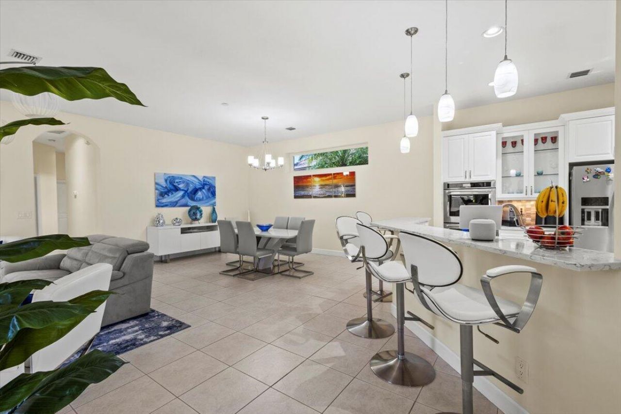 814 SW Saint Julien Court, Port Saint Lucie, FL 34986 Photo