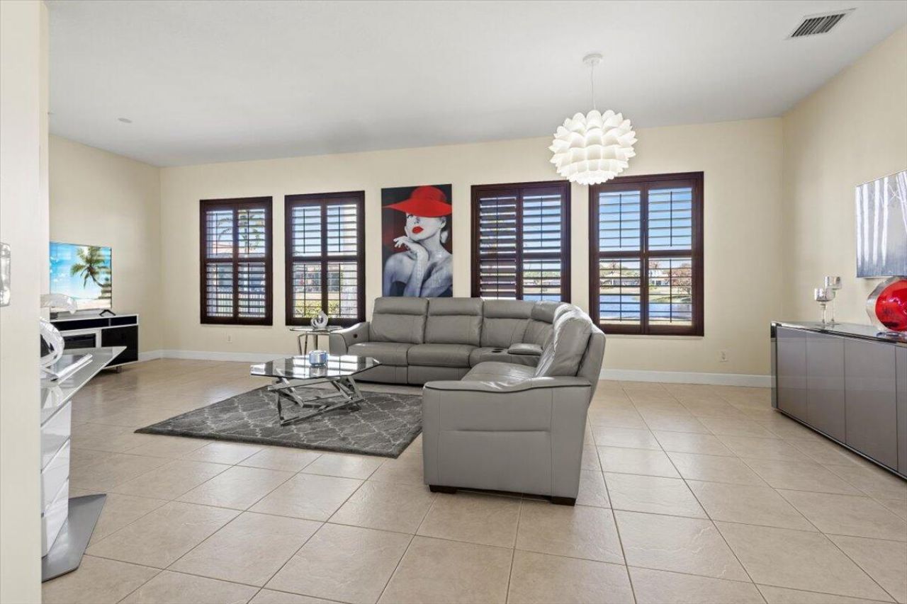 814 SW Saint Julien Court, Port Saint Lucie, FL 34986 Photo