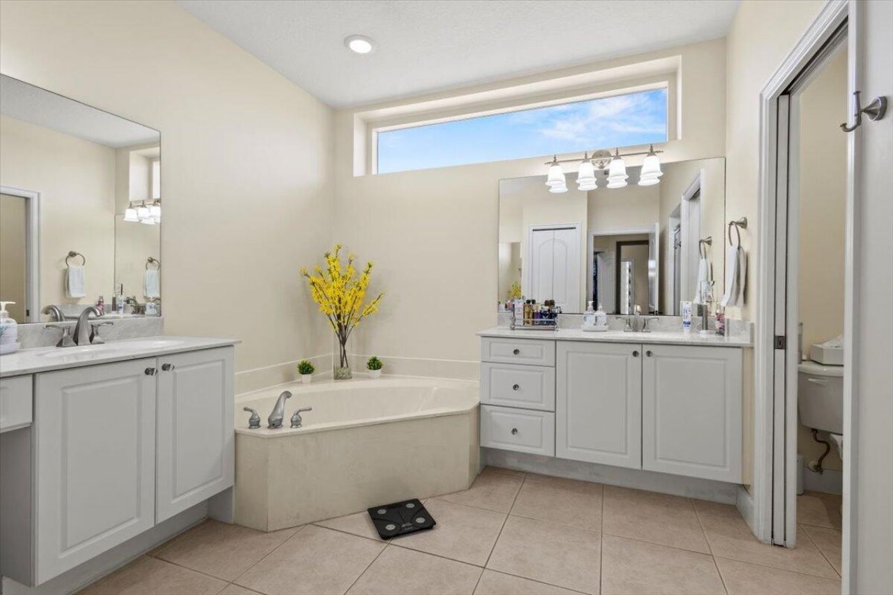 814 SW Saint Julien Court, Port Saint Lucie, FL 34986 Photo