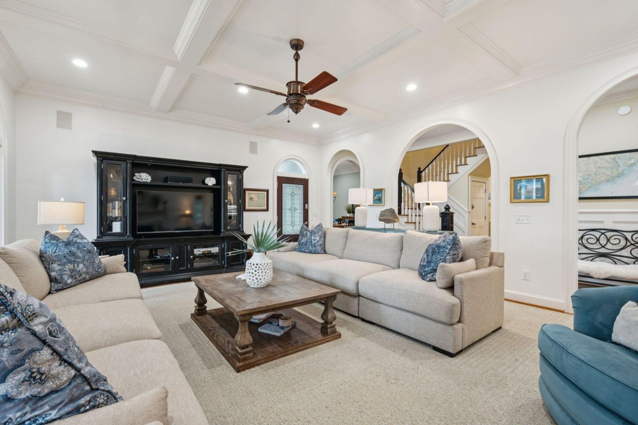 5 E Beachwood Photo 16