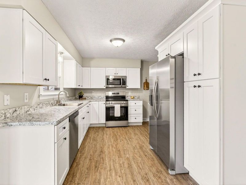 200 Meadow Drive, Circleville, OH 43113 Photo 13