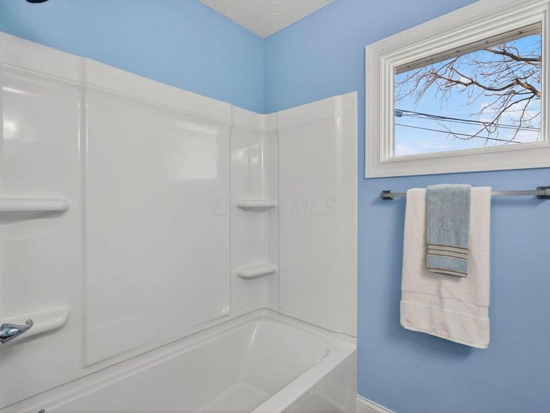 200 Meadow Drive, Circleville, OH 43113 Photo 22