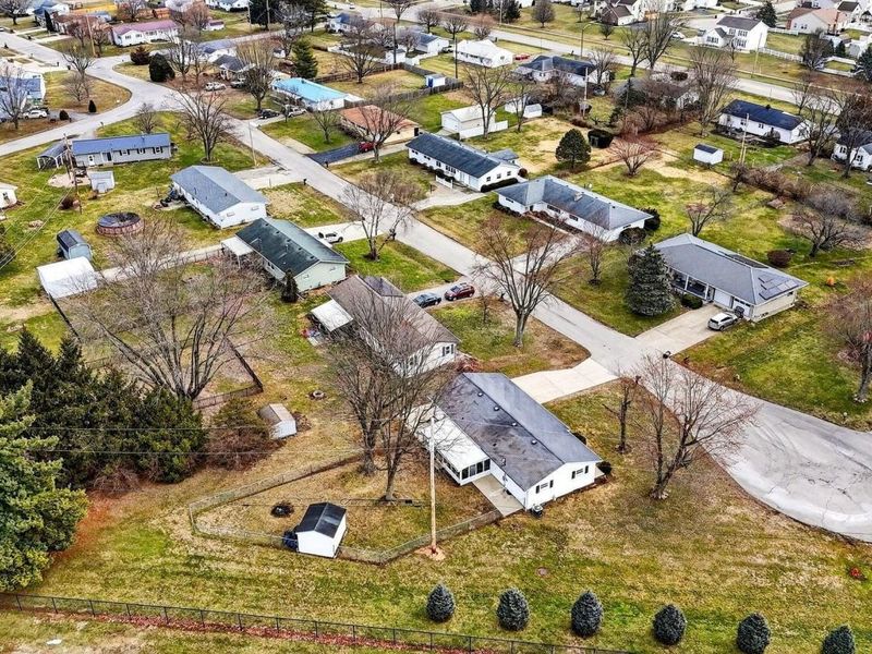 200 Meadow Drive, Circleville, OH 43113 Photo 4