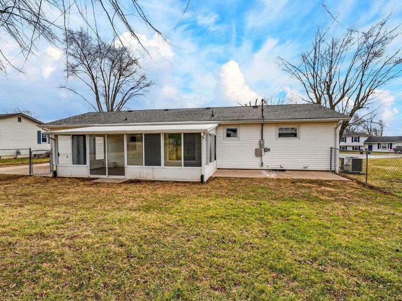 200 Meadow Drive, Circleville, OH 43113 Photo 5