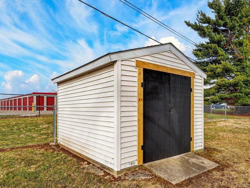 200 Meadow Drive, Circleville, OH 43113 Photo 6