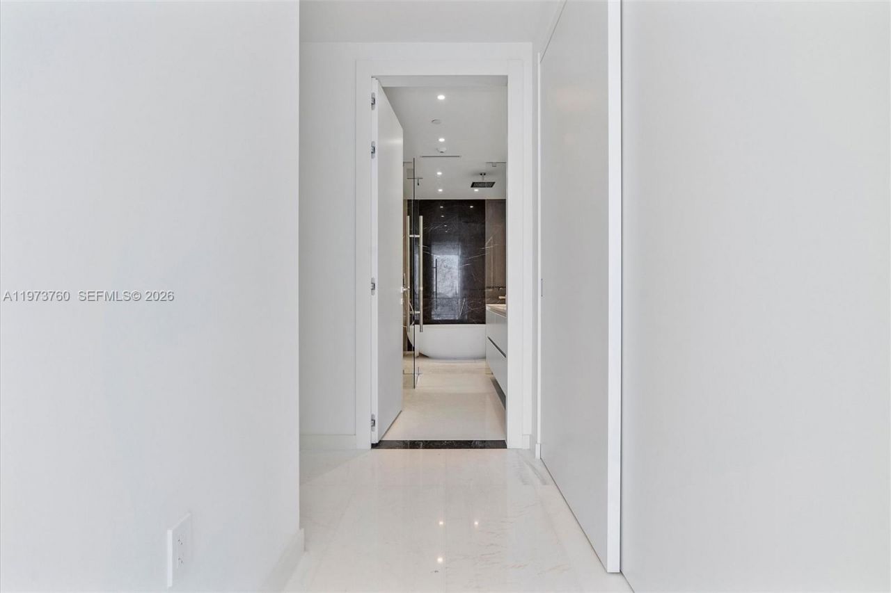 300 Biscayne Blvd Way , Unit 903, Miami, FL 33131 Photo