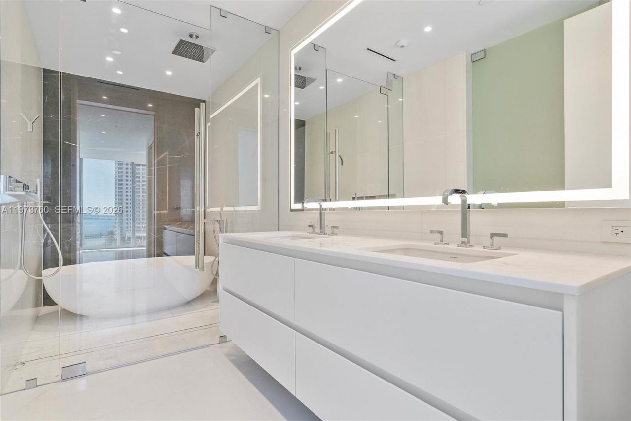 300 Biscayne Blvd Way , Unit 903, Miami, FL 33131 Photo