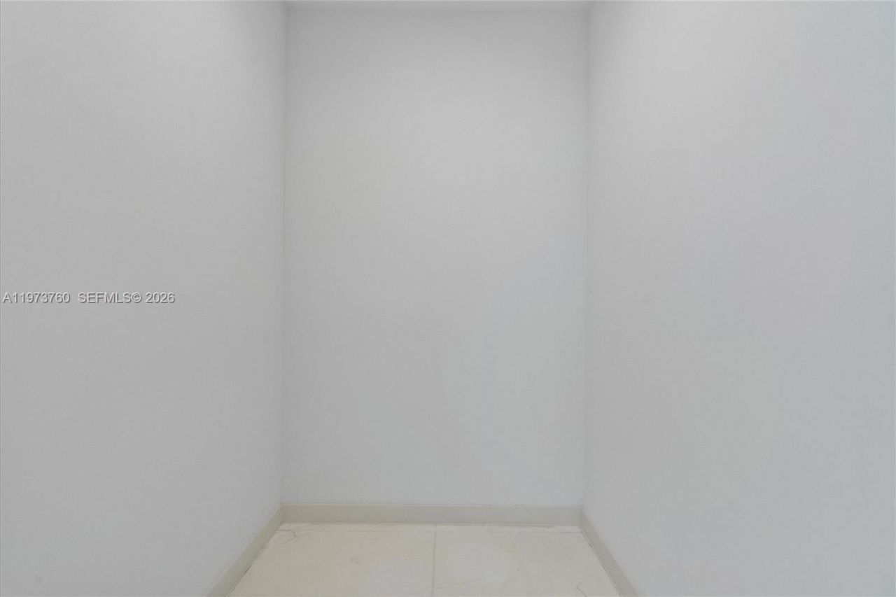 300 Biscayne Blvd Way , Unit 903, Miami, FL 33131 Photo