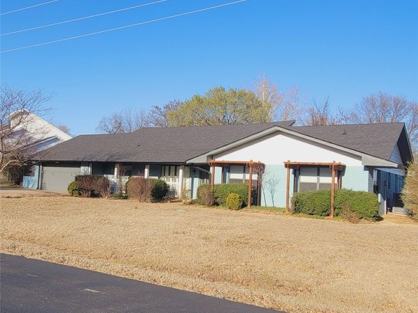 105 Lakeview Drive , Eufaula, OK 74432