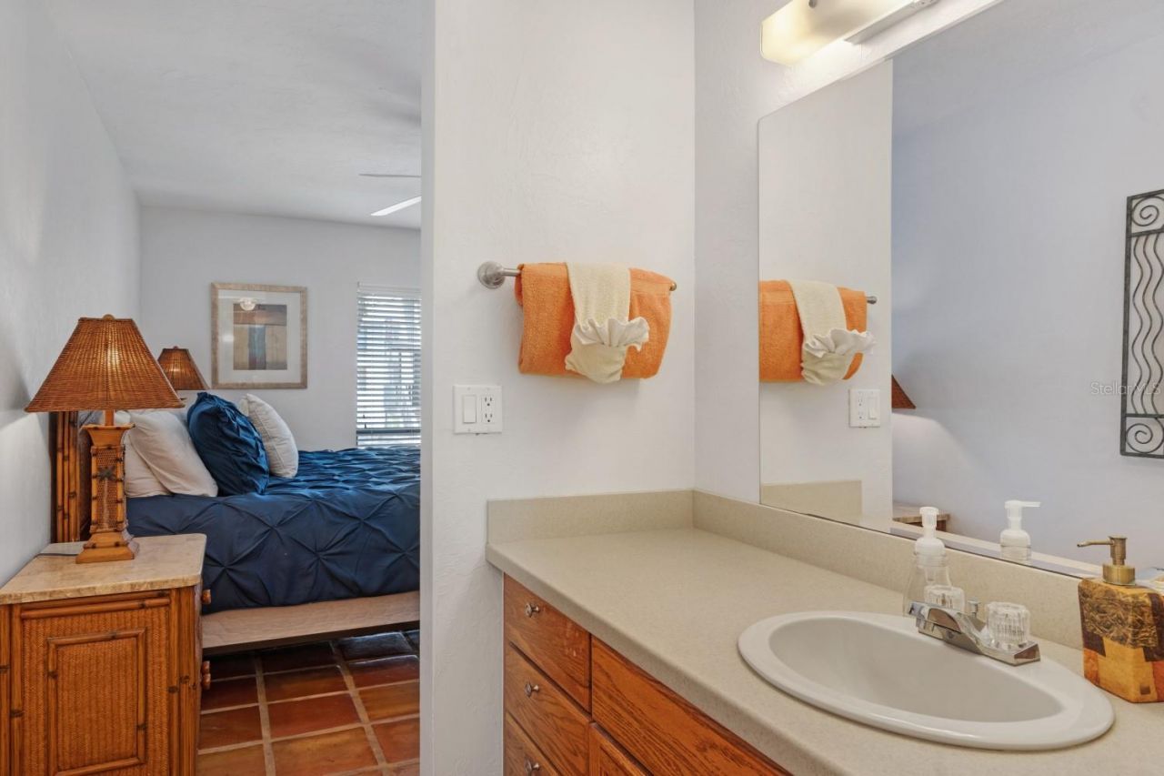6157 Midnight Pass Road, Unit E22, Sarasota, FL 34242 Photo