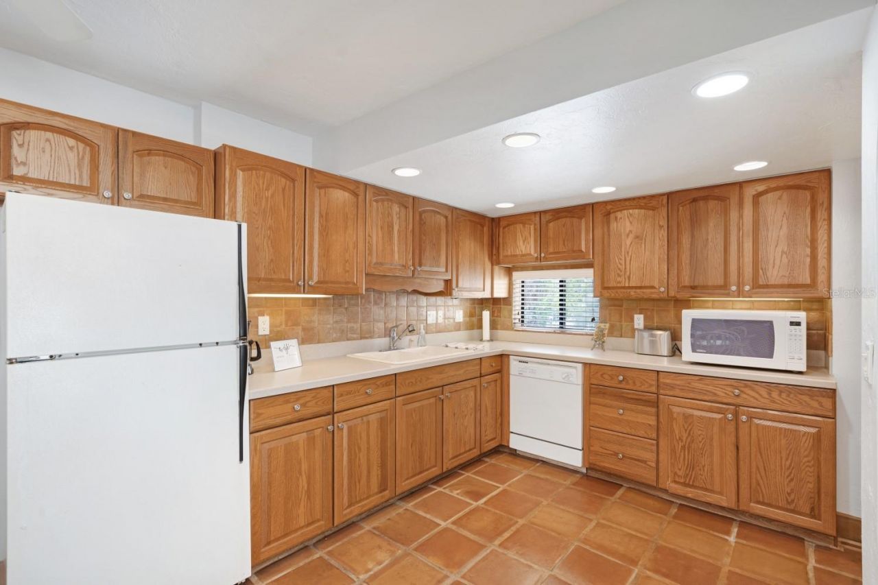 6157 Midnight Pass Road, Unit E22, Sarasota, FL 34242 Photo