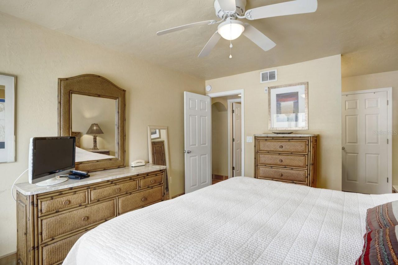 6157 Midnight Pass Road , Unit E22, Sarasota, FL 34242 Photo