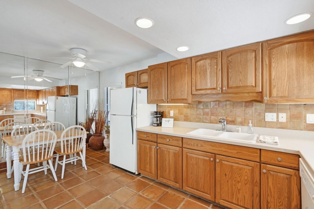 6157 Midnight Pass Road , Unit E22, Sarasota, FL 34242 Photo