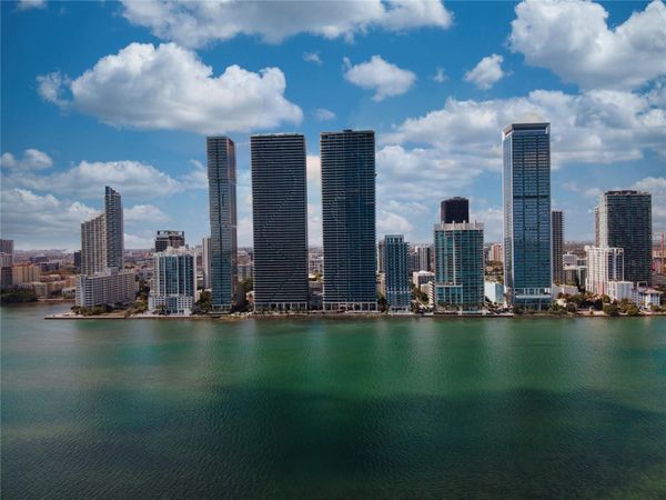 700 NE 24th st, Unit 206A, Miami, FL 33137