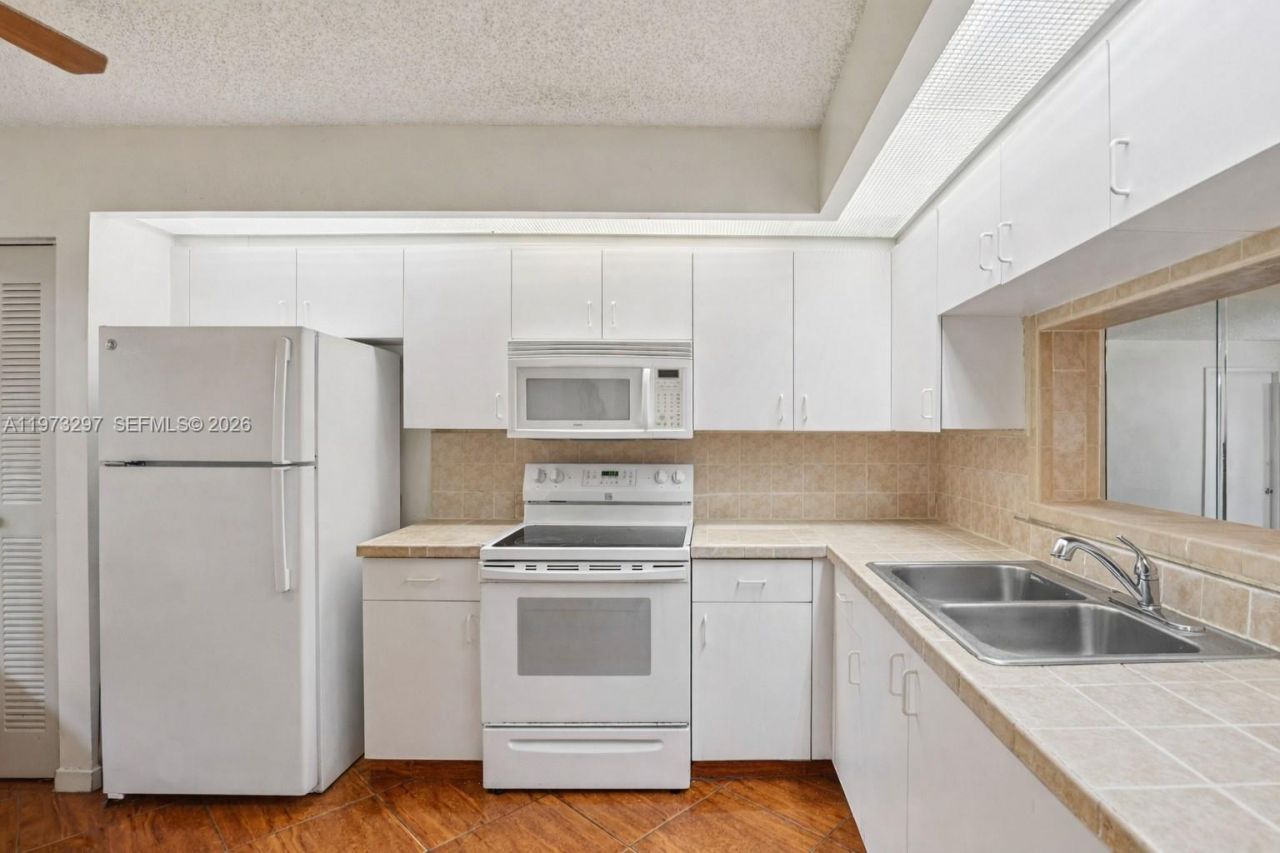 901 SW 138th Ave, Unit 108C, Pembroke Pines, FL 33027 Photo