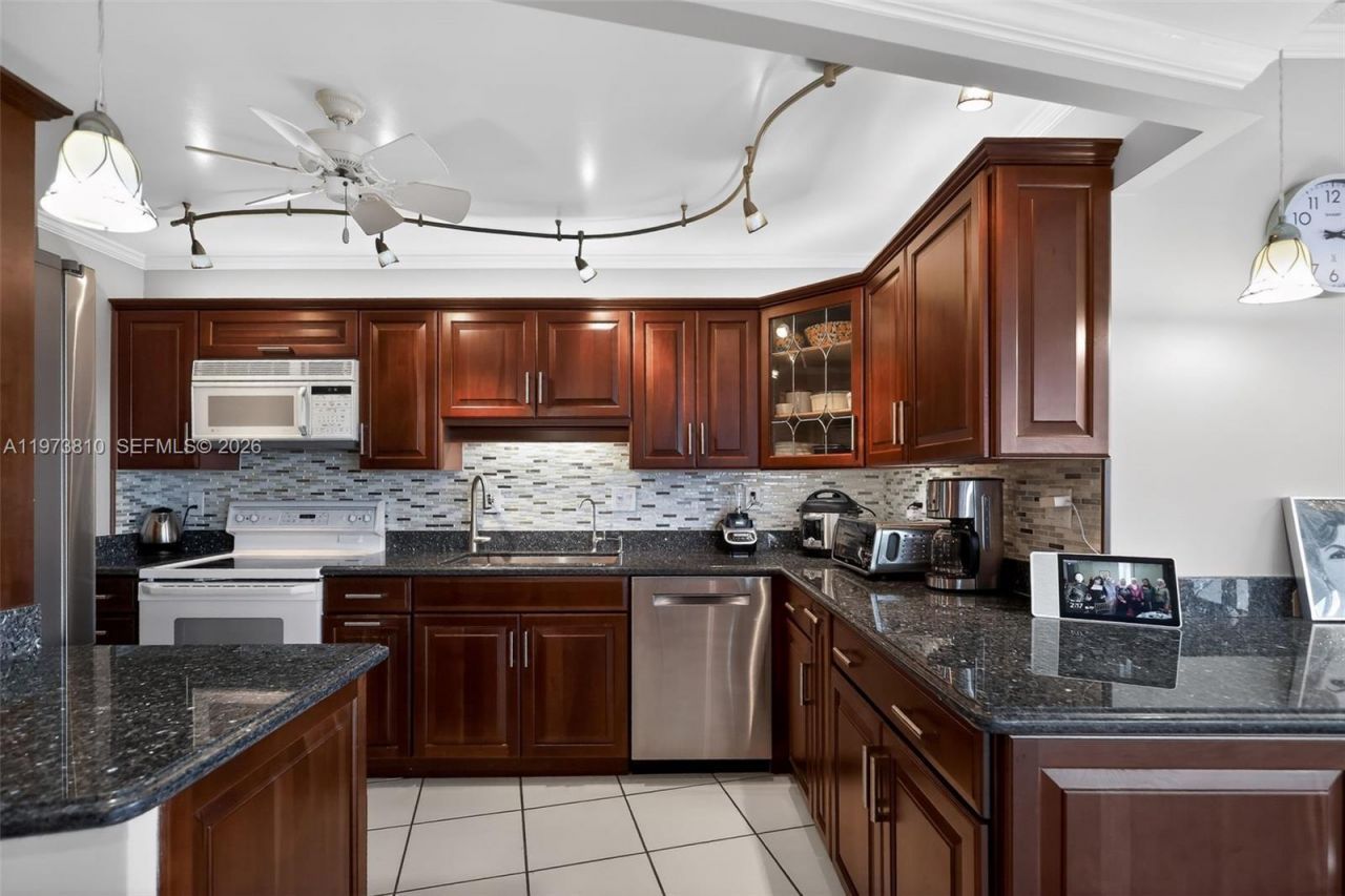 3000 Holiday Dr, Unit 1505, Fort Lauderdale, FL 33316 Photo