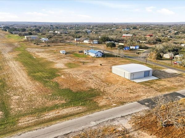 101 GALLANT FOX, Sandia, TX 78383