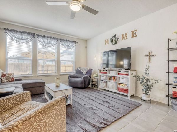 6519 Runaway Row, Converse, TX 78109