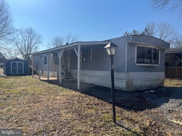 8 REDWOOD LANE, CARLISLE, PA 17015