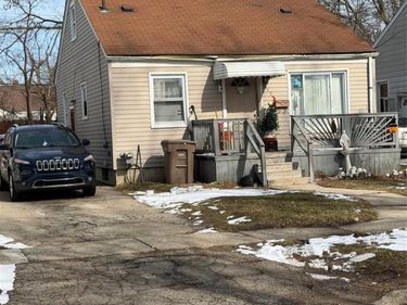 643 E Mansfield Avenue, Pontiac, MI 48340