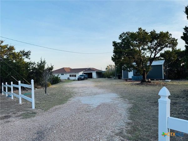 229 Wood Glen Drive , Gatesville, TX 76528