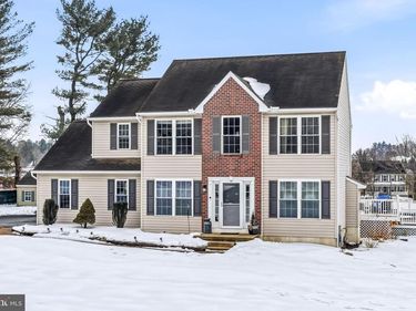 401 IVY DRIVE, OXFORD, PA 19363