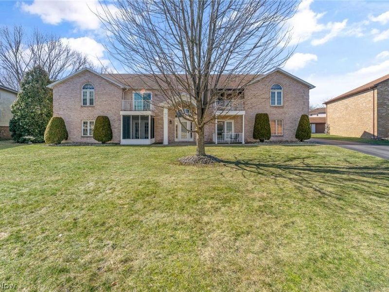 930 Pearson Circle, Boardman, OH 44512 Photo 1