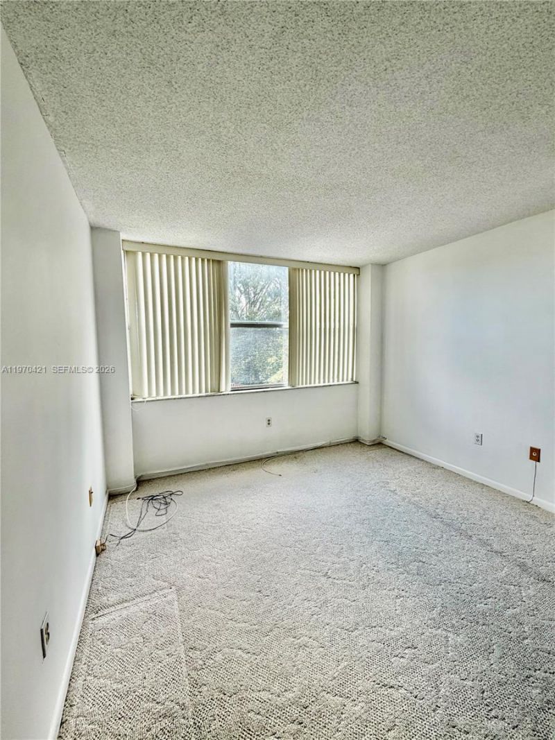 1300 NE Miami Gardens Dr, Unit 320E, Miami, FL 33179 Photo