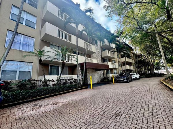 1800 Sans Souci Blvd, Unit 127, North Miami, FL 33181