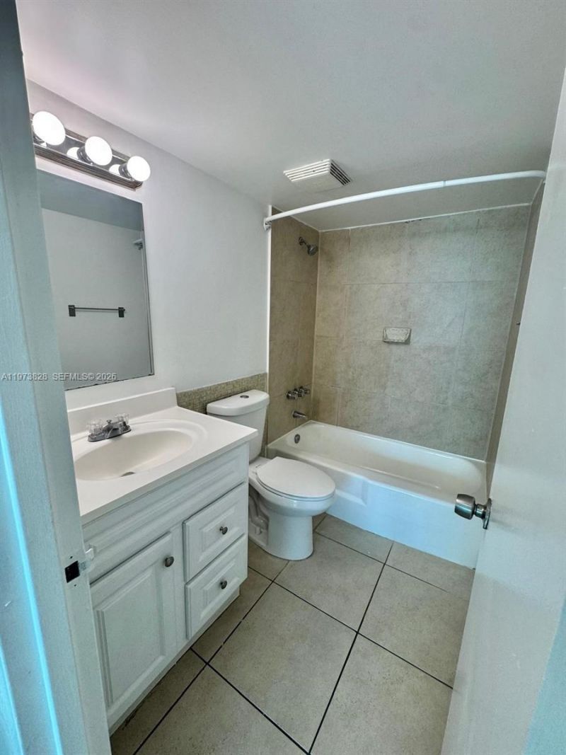 1800 Sans Souci Blvd, Unit 127, North Miami, FL 33181 Photo