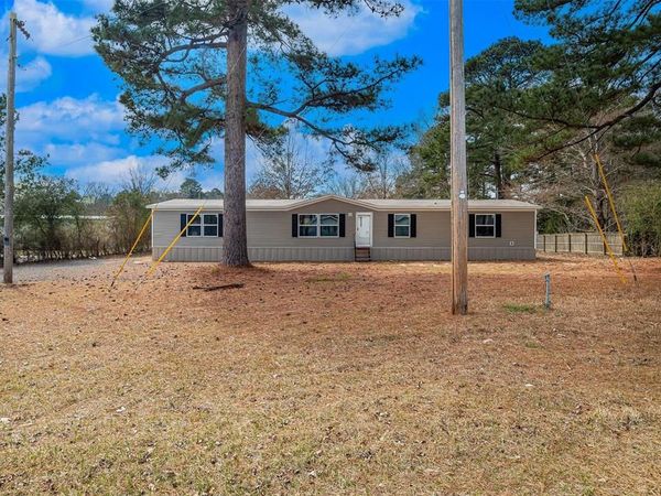 210 S Cloverleaf Drive, Haughton, LA 71037