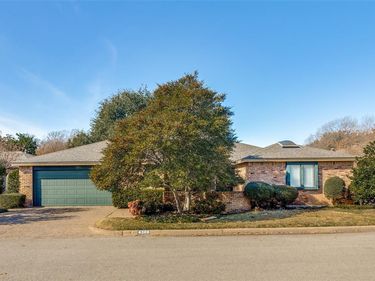 4309 Hartwood Circle, Fort Worth, TX 76109