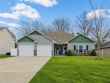 607 Oakmont Drive, Warrensburg, MO 64093