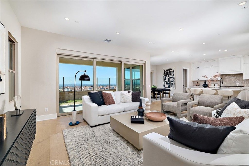 113 Oakstone, Irvine, CA 92618 Main Photo