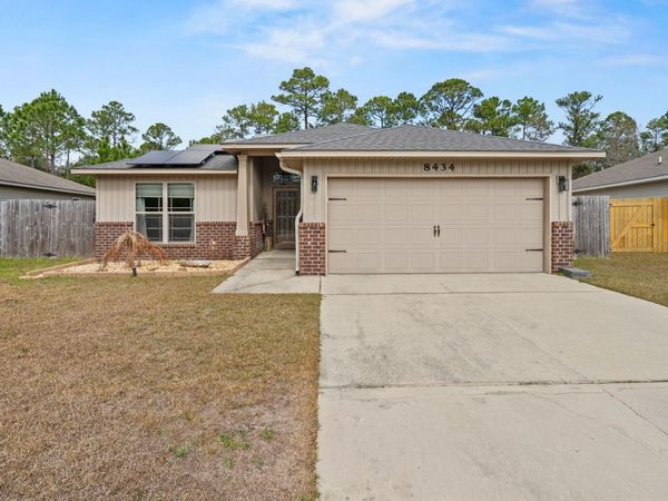 8434 Island Drive, Navarre, FL 32566
