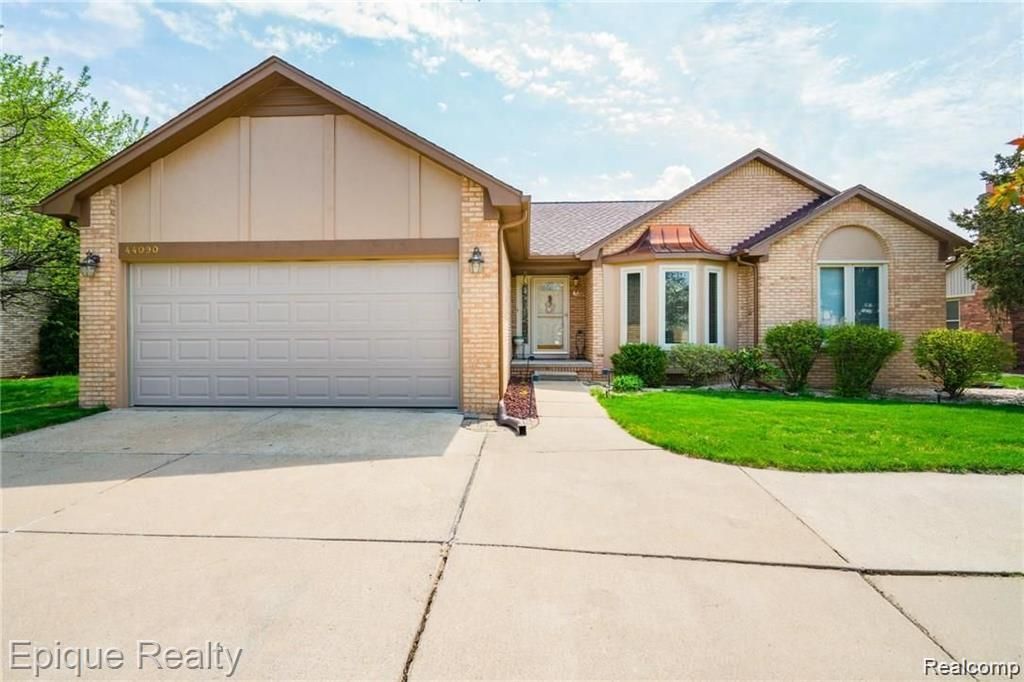 44090 Trent Drive, Clinton Township, MI 48038 Main Photo