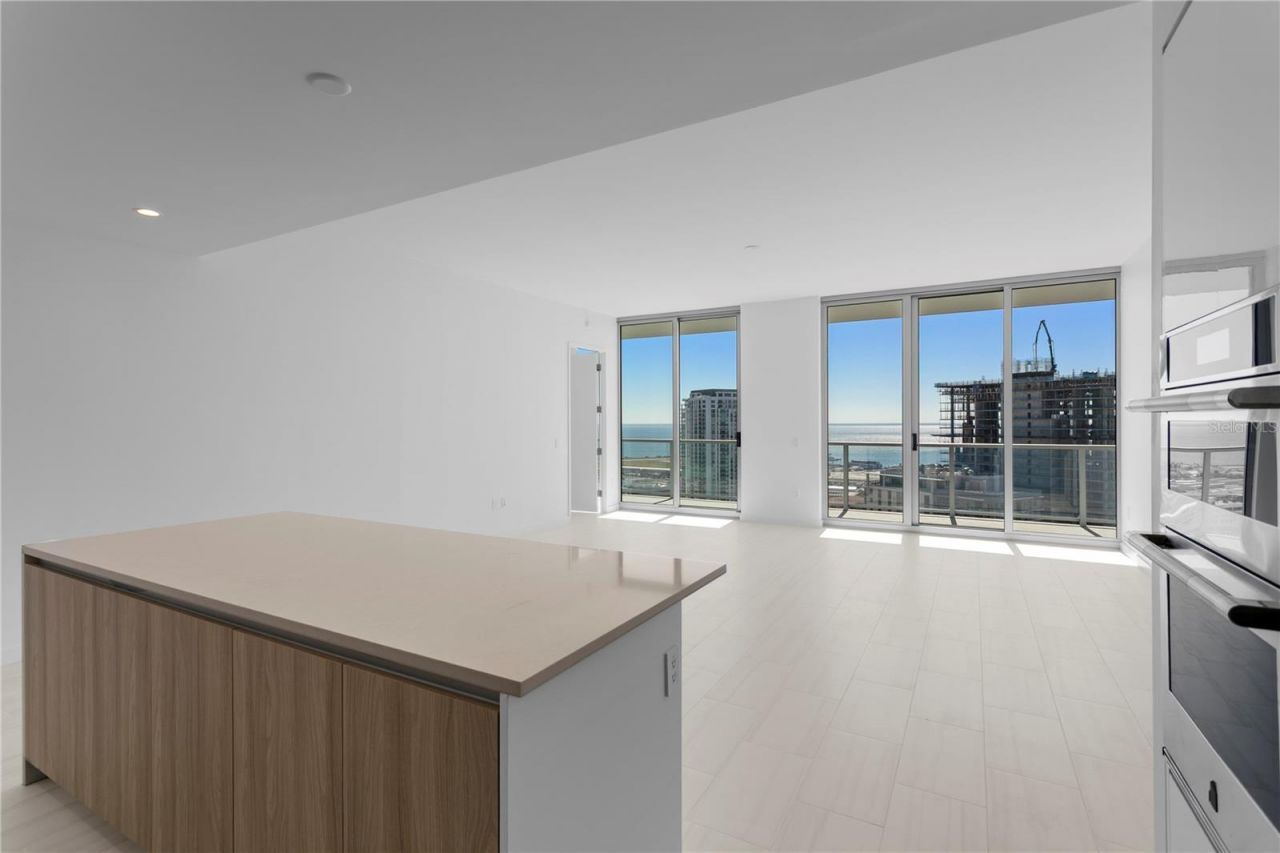 400 Central Avenue, Unit 2806, Saint Petersburg, FL 33701 Photo