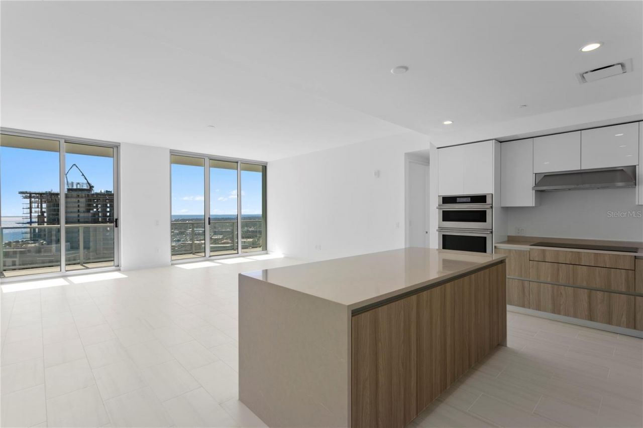 400 Central Avenue, Unit 2806, Saint Petersburg, FL 33701 Photo