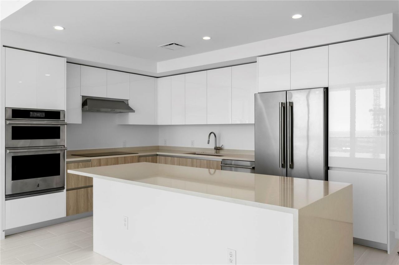 400 Central Avenue, Unit 2806, Saint Petersburg, FL 33701 Photo