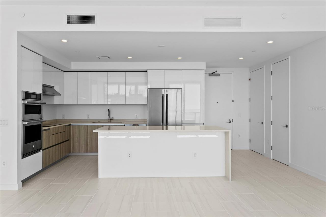 400 Central Avenue, Unit 2806, Saint Petersburg, FL 33701 Photo