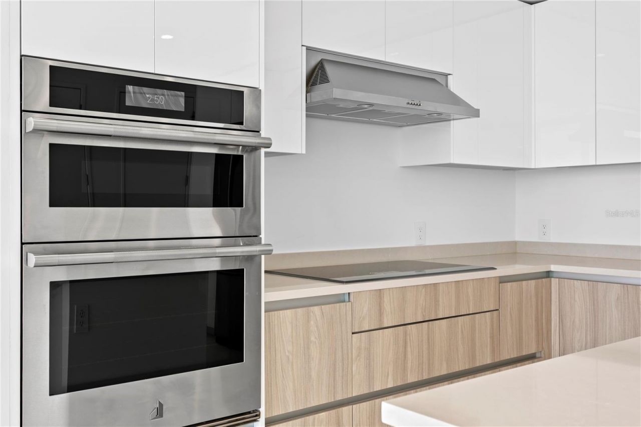 400 Central Avenue, Unit 2806, Saint Petersburg, FL 33701 Photo