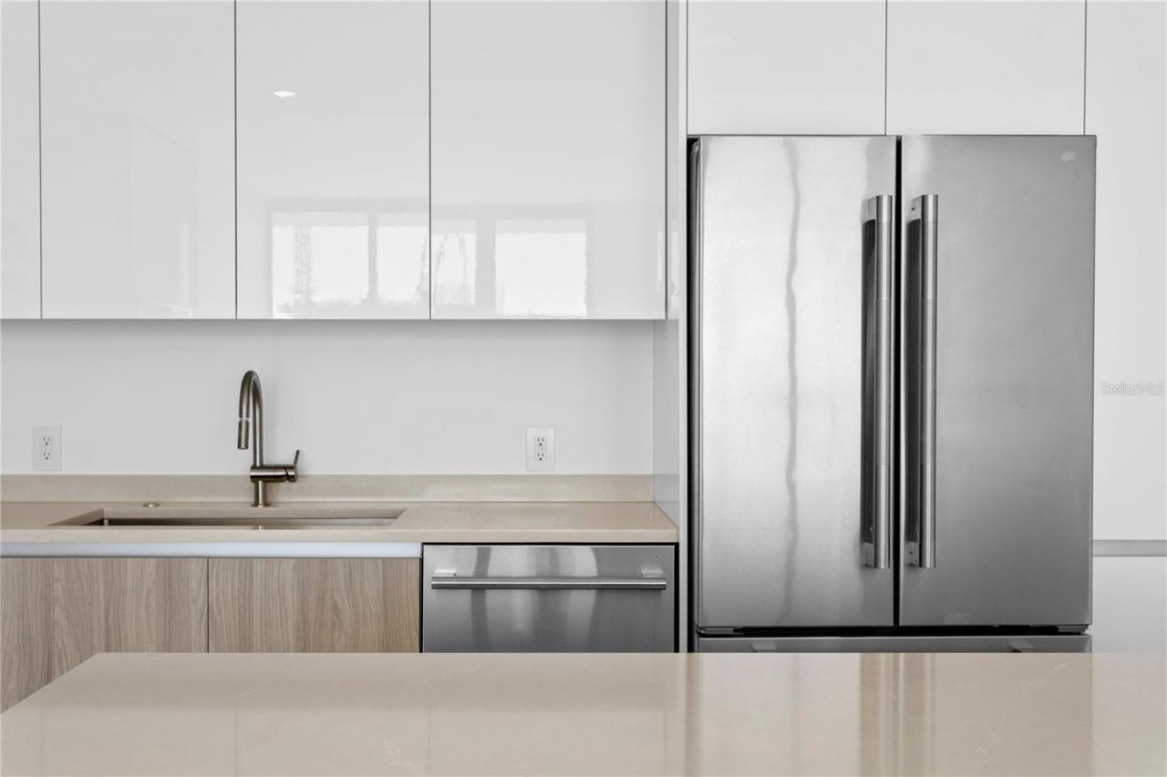 400 Central Avenue, Unit 2806, Saint Petersburg, FL 33701 Photo