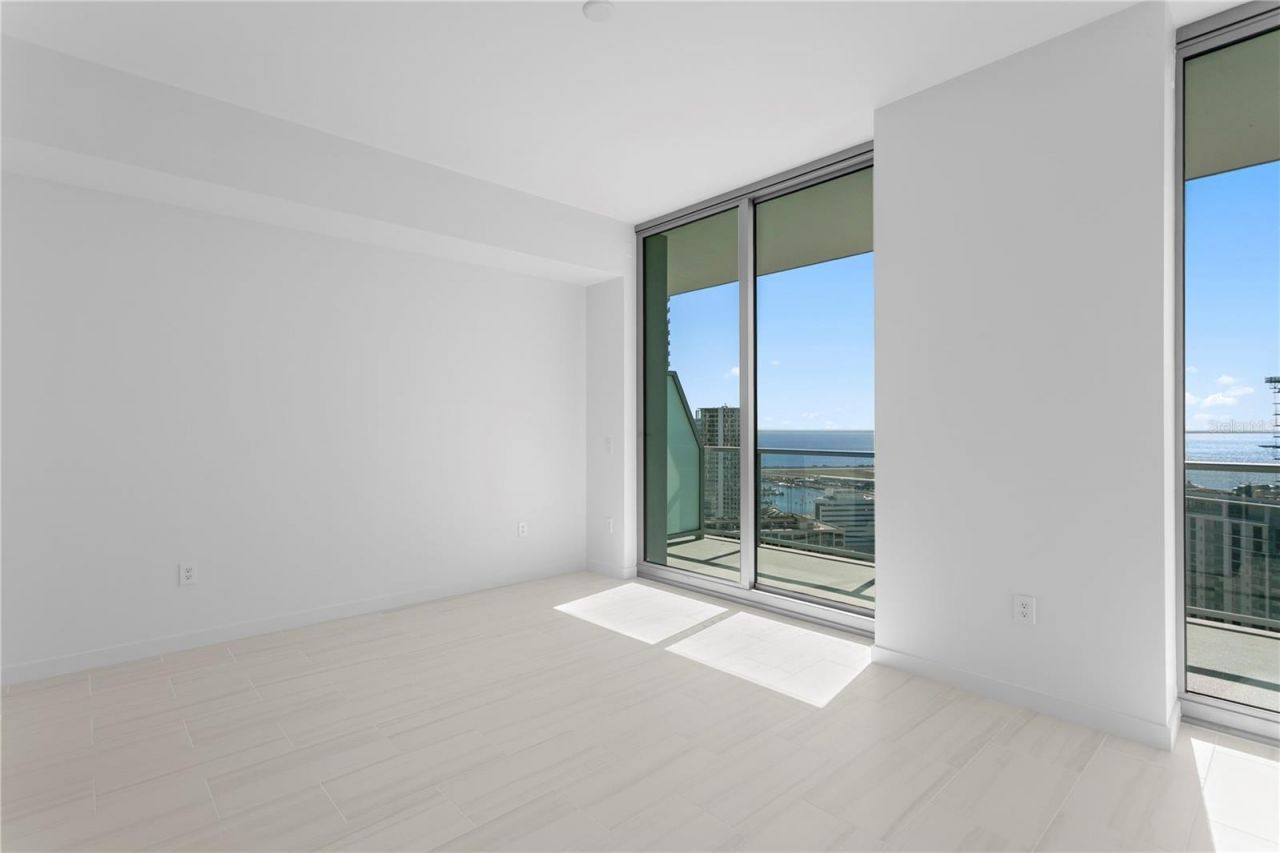 400 Central Avenue, Unit 2806, Saint Petersburg, FL 33701 Photo