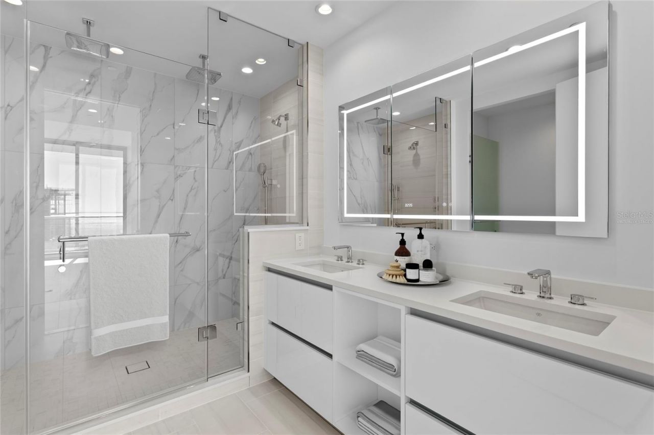 400 Central Avenue, Unit 2806, Saint Petersburg, FL 33701 Photo