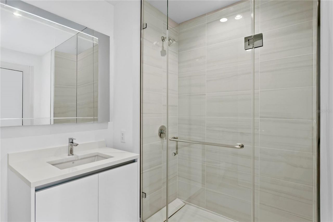 400 Central Avenue, Unit 2806, Saint Petersburg, FL 33701 Photo