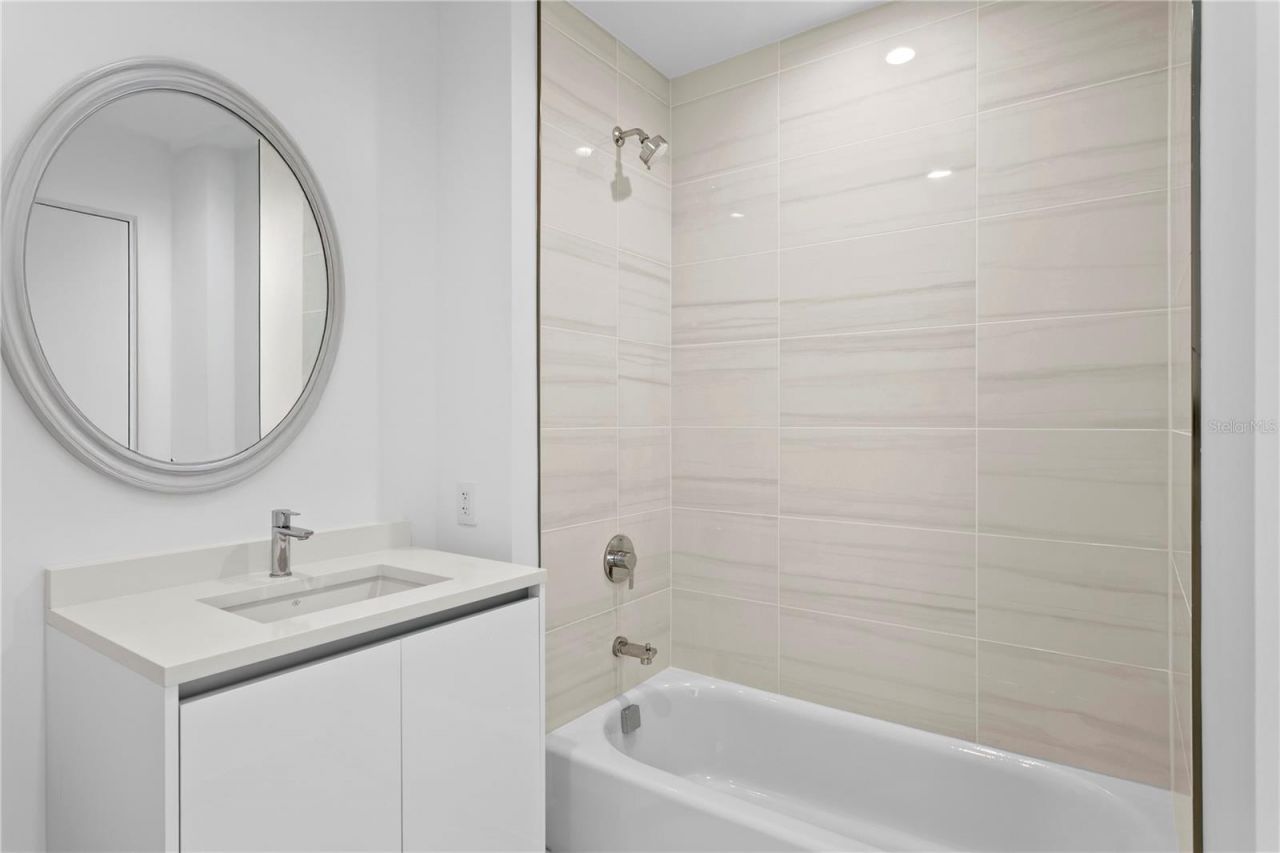 400 Central Avenue, Unit 2806, Saint Petersburg, FL 33701 Photo