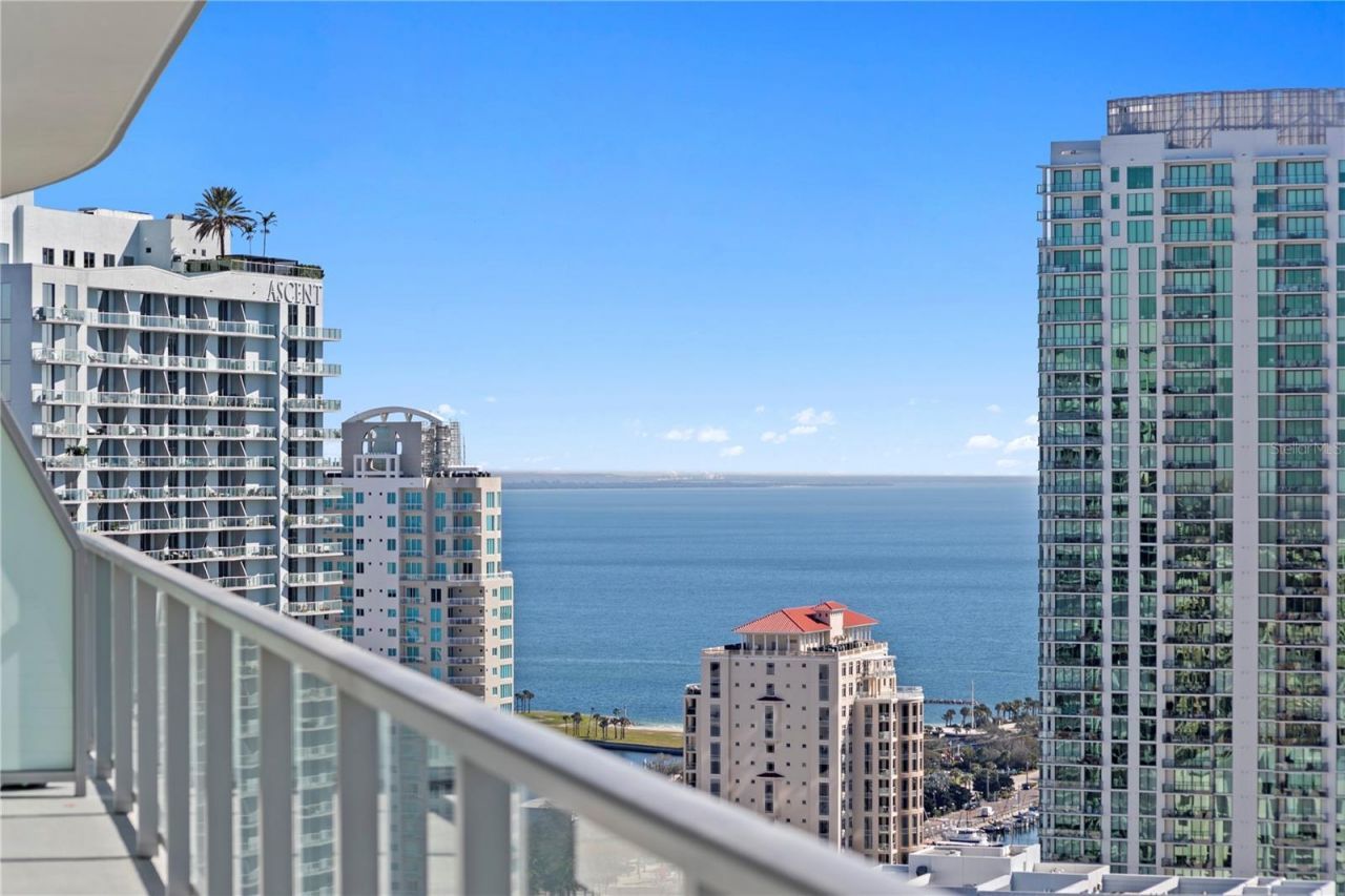 400 Central Avenue, Unit 2806, Saint Petersburg, FL 33701 Photo