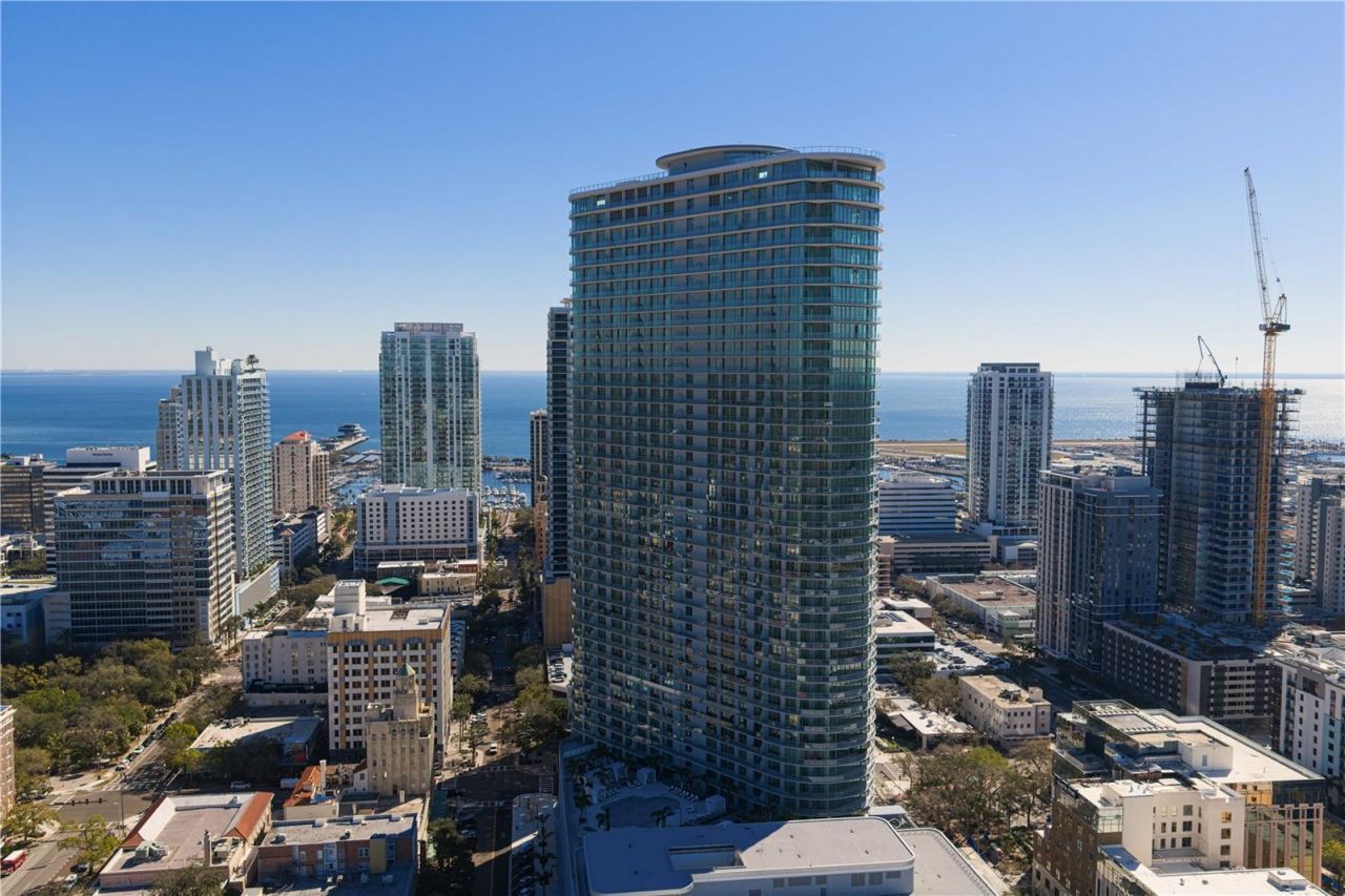 400 Central Avenue, Unit 2806, Saint Petersburg, FL 33701 Photo