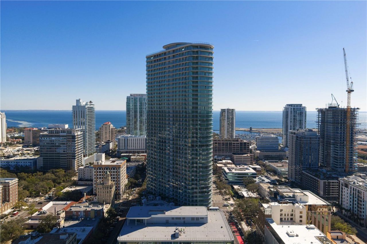 400 Central Avenue, Unit 2806, Saint Petersburg, FL 33701 Photo